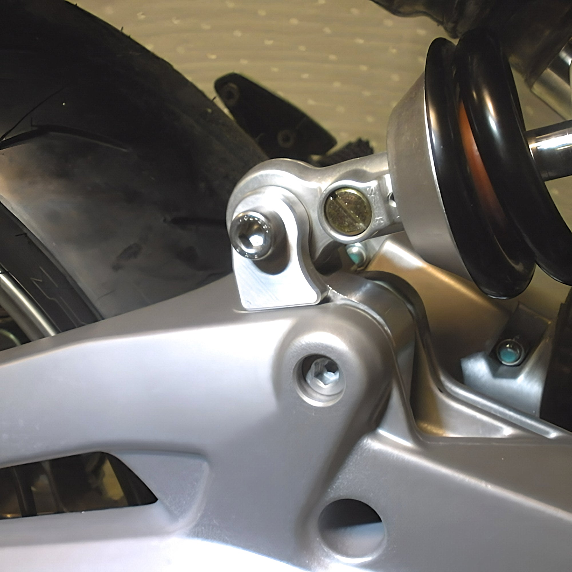 Soupy's Aprilia SL750 Shiver Lowering Link Kit – Soupy's Performance